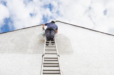 Peinture extérieure à Lézigneux — façades et ravalement